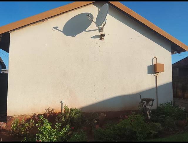 2 BEDROOM HOUSE FOR SALE IN PROTEA GLEN EXT